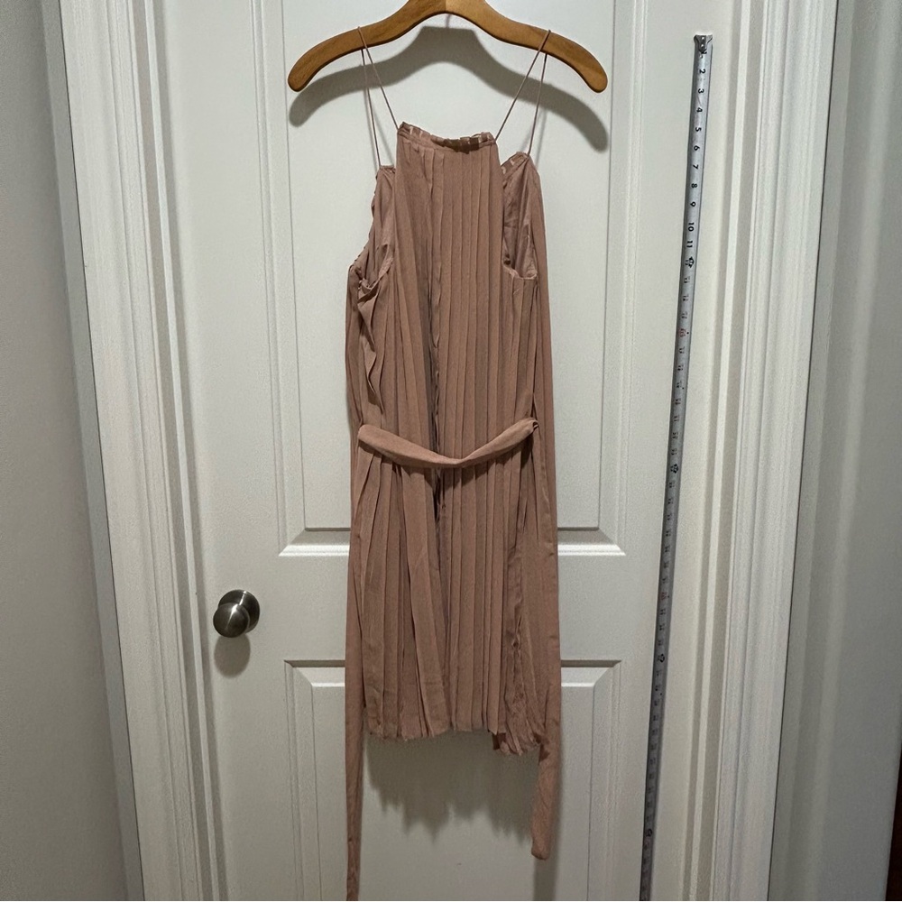 LC Lauren Conrad NWT women’s size 12 midi sleeveless Tan pinkish pleated Dress - Picture 2 of 10
